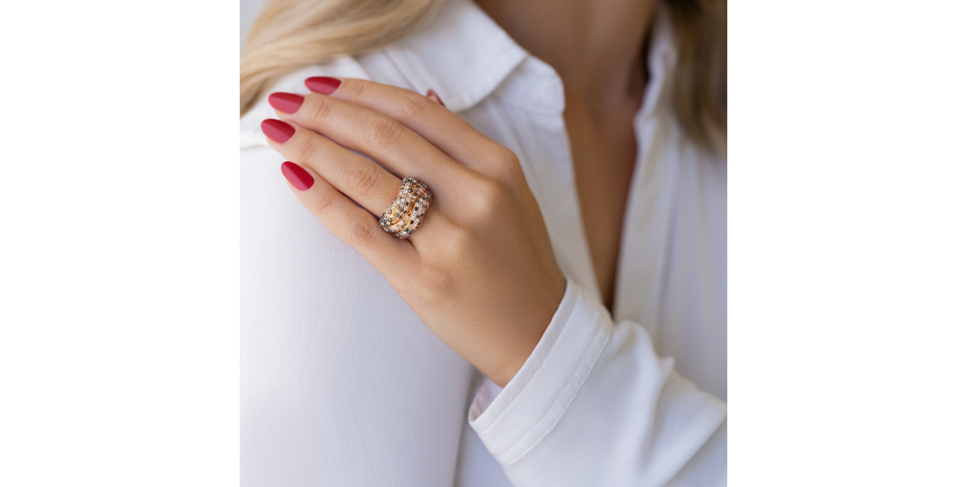 Ring with black, brown and white diamonds Sky Eminence