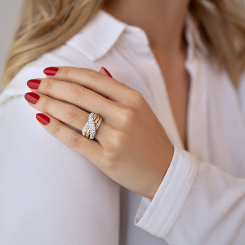 Diamond ring Pink Academia