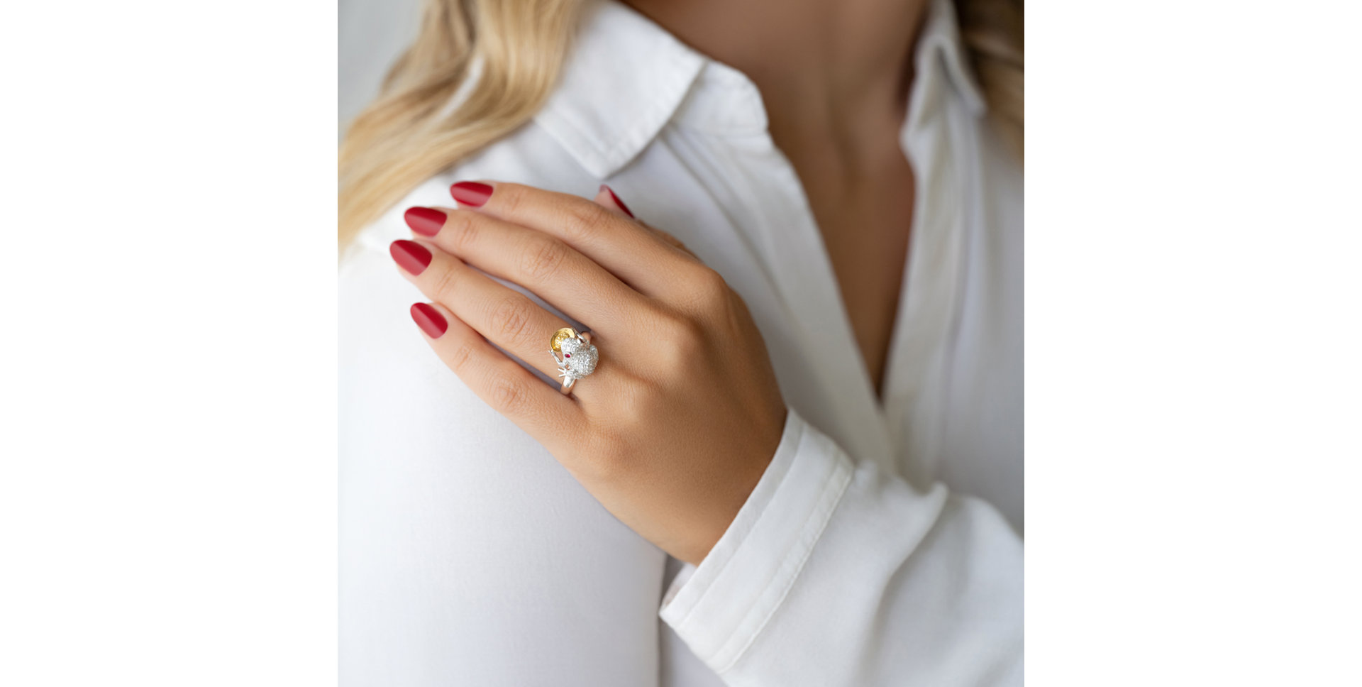 Diamond ring with Sapphire and Ruby Elegant Frog