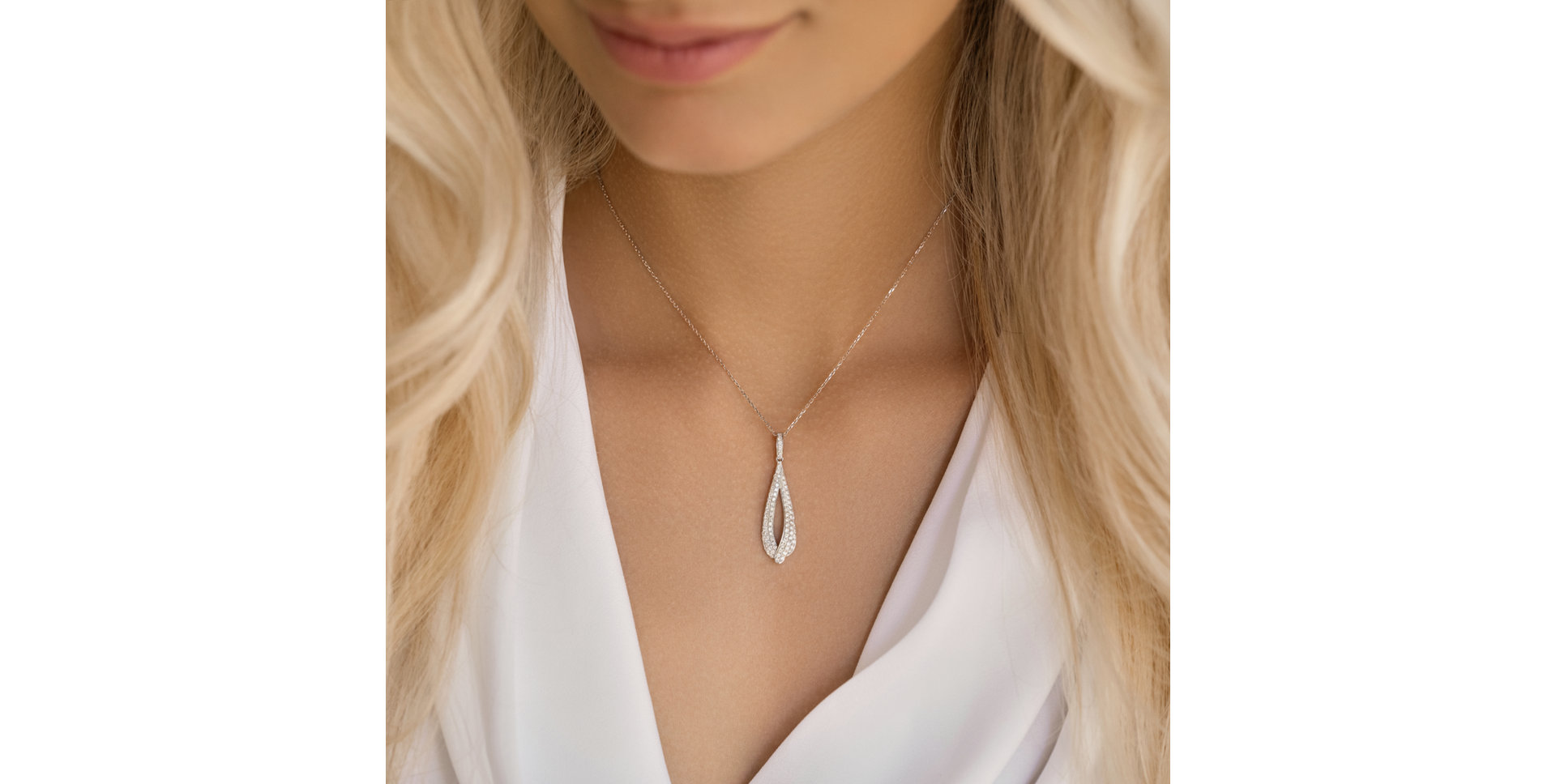 Diamond pendant Majestic Renaissance