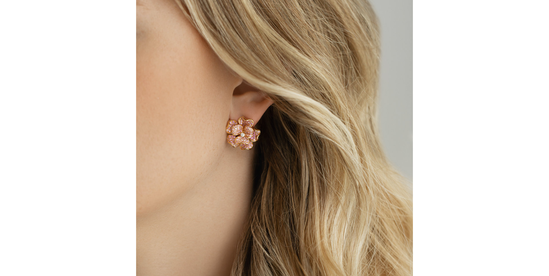 Diamond earrings and Sapphire Vogue