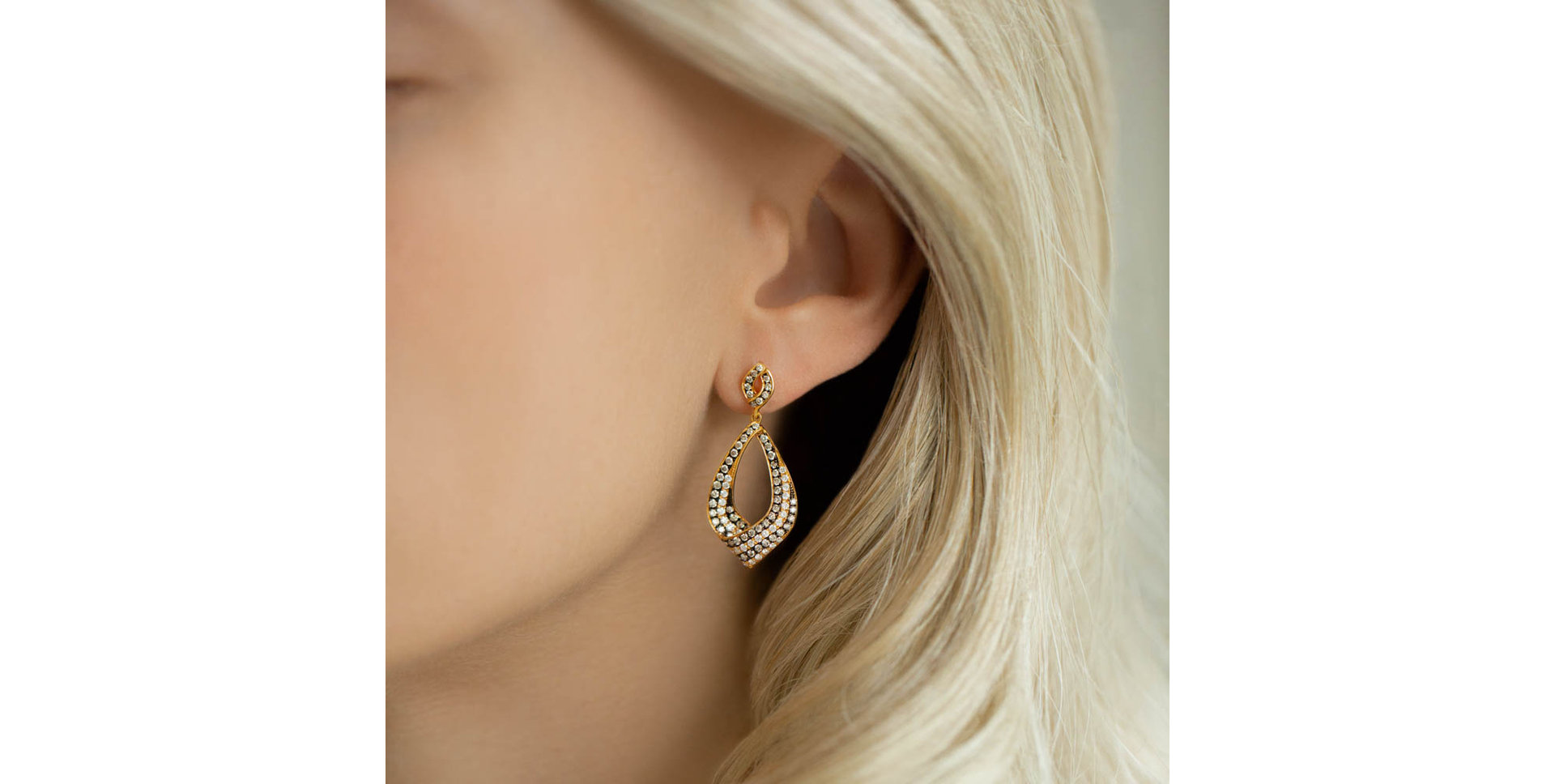 Earrings with brown and white diamonds Touch of Miracle