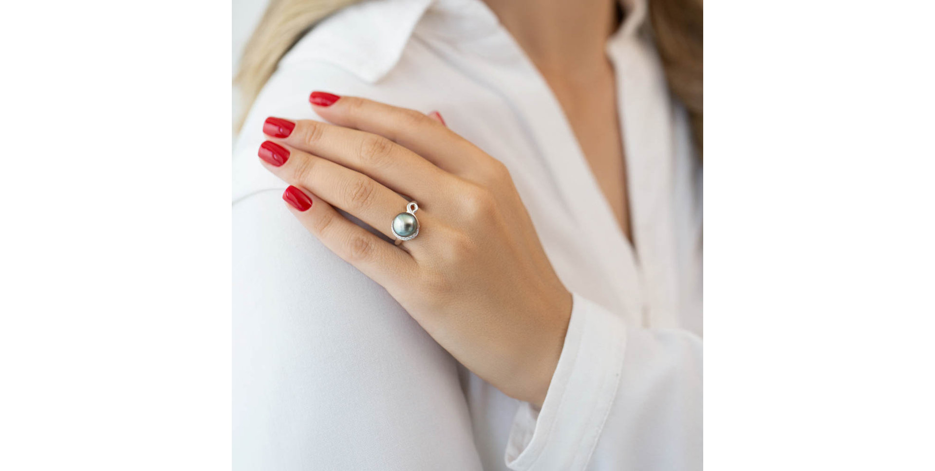 Diamond ring with Pearl Curran