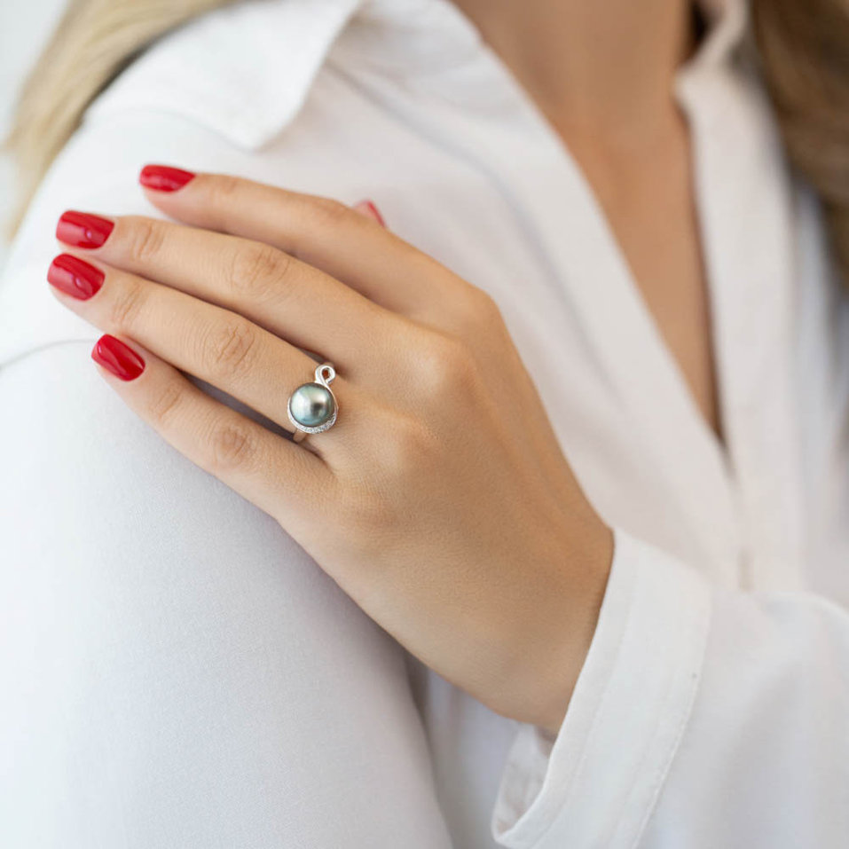 Diamond ring with Pearl Curran