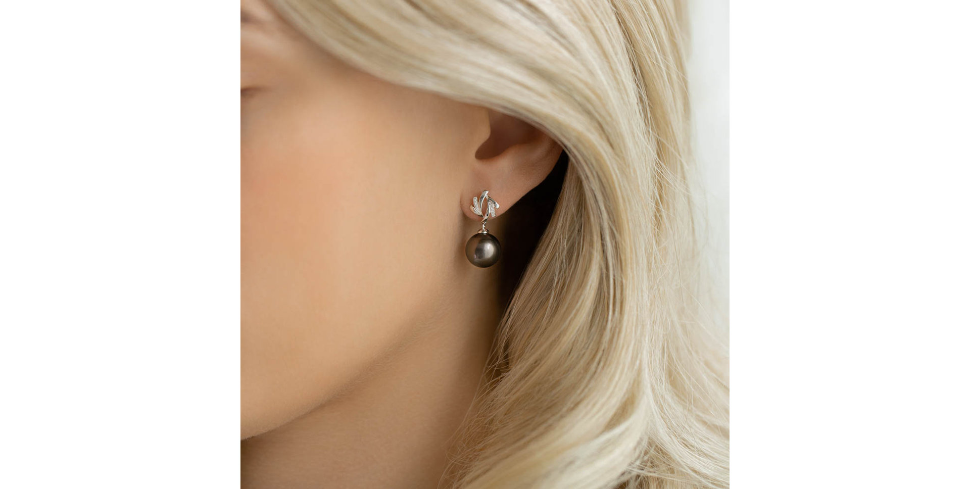 Diamond earrings with Pearl Belpherog