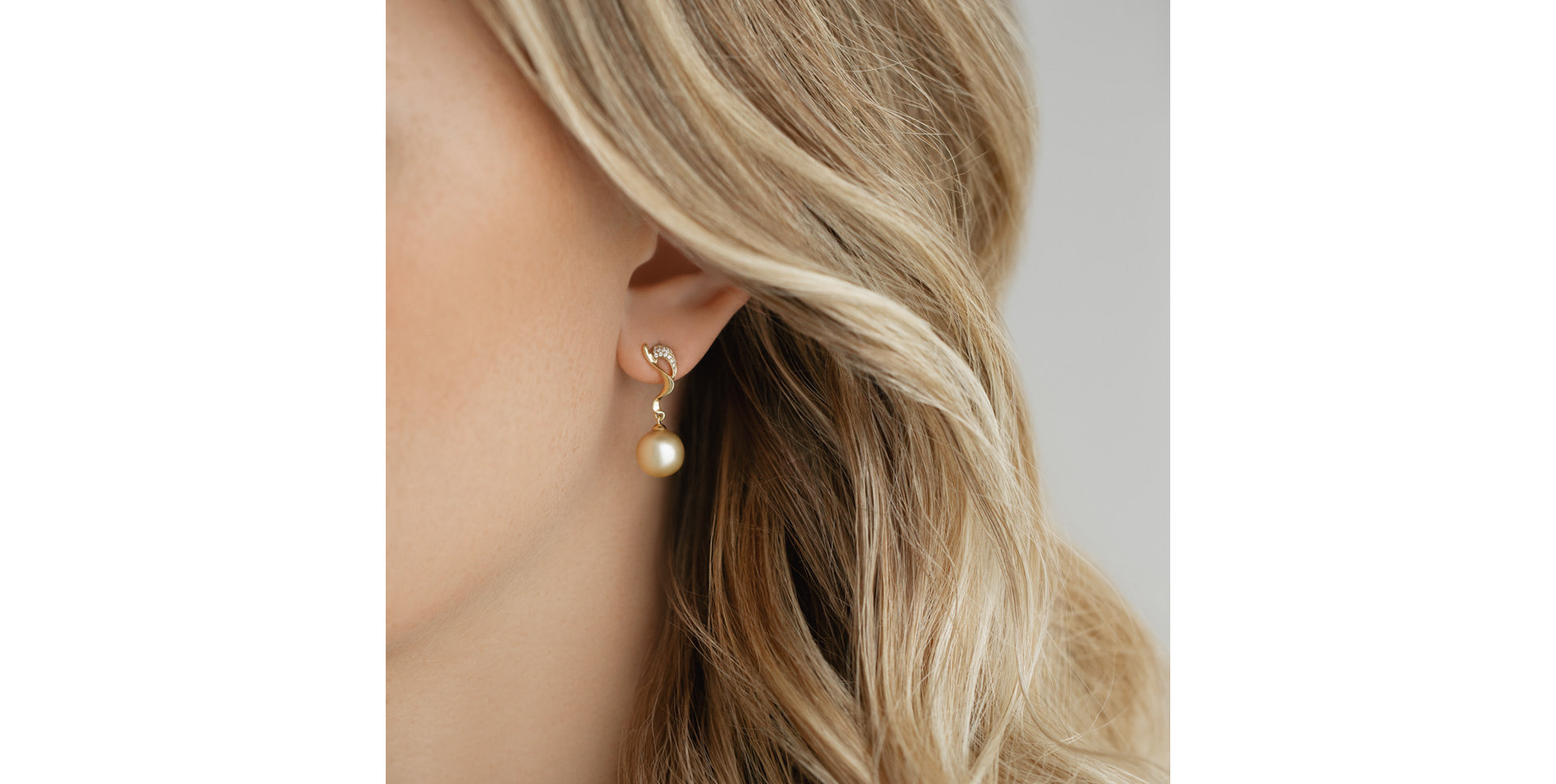 Diamond earrings with Pearl Jafet Sin