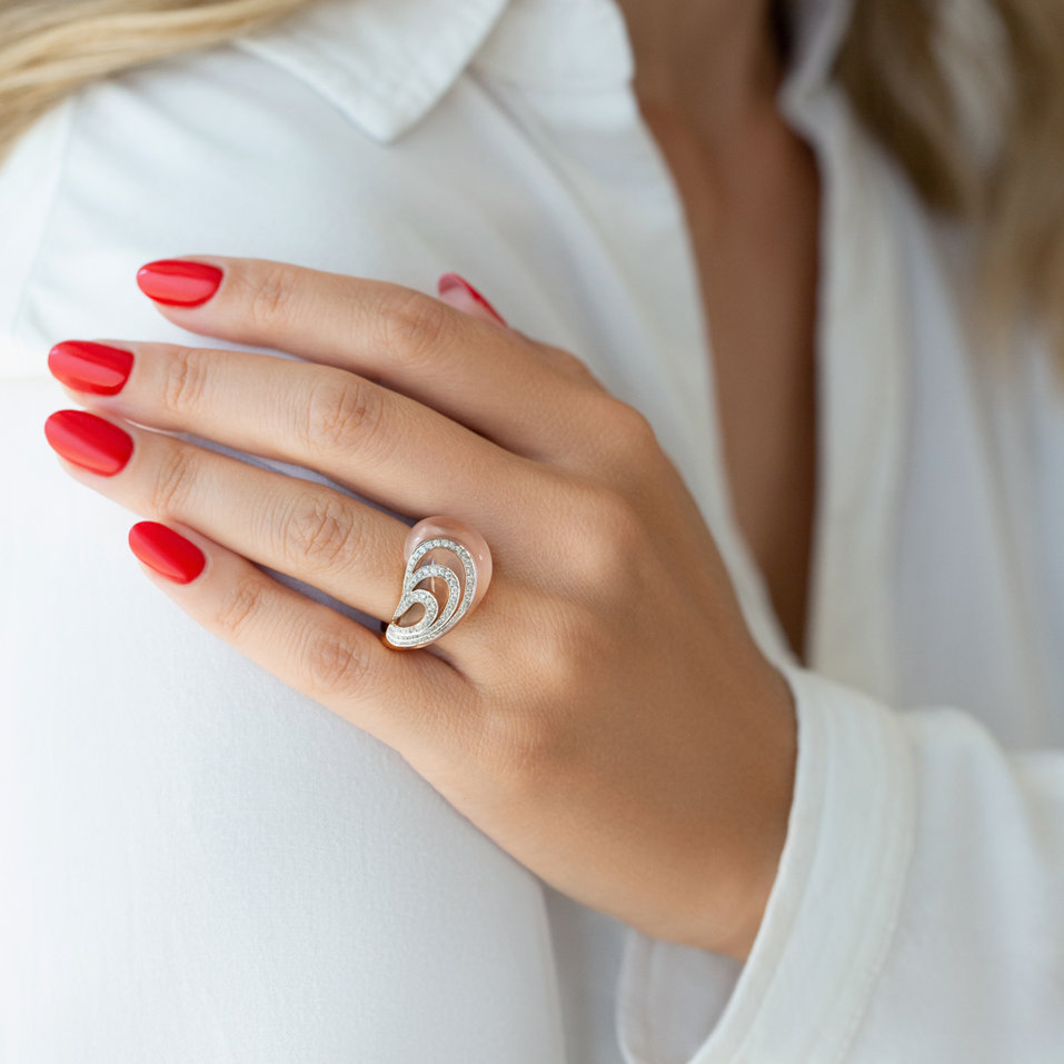 Diamond ring with Rose Quartz Touch of Romance