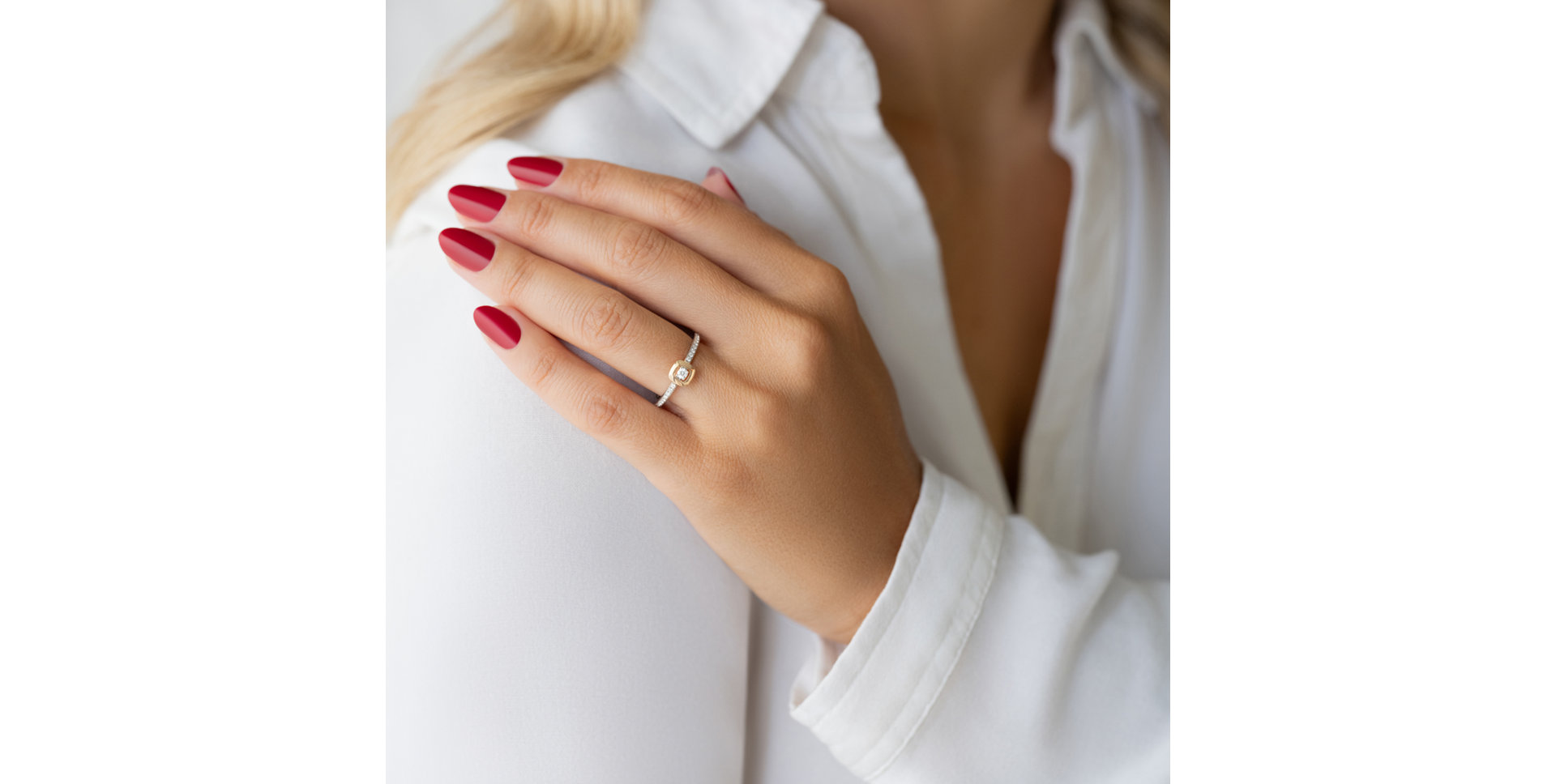 Diamond ring Holding Swing