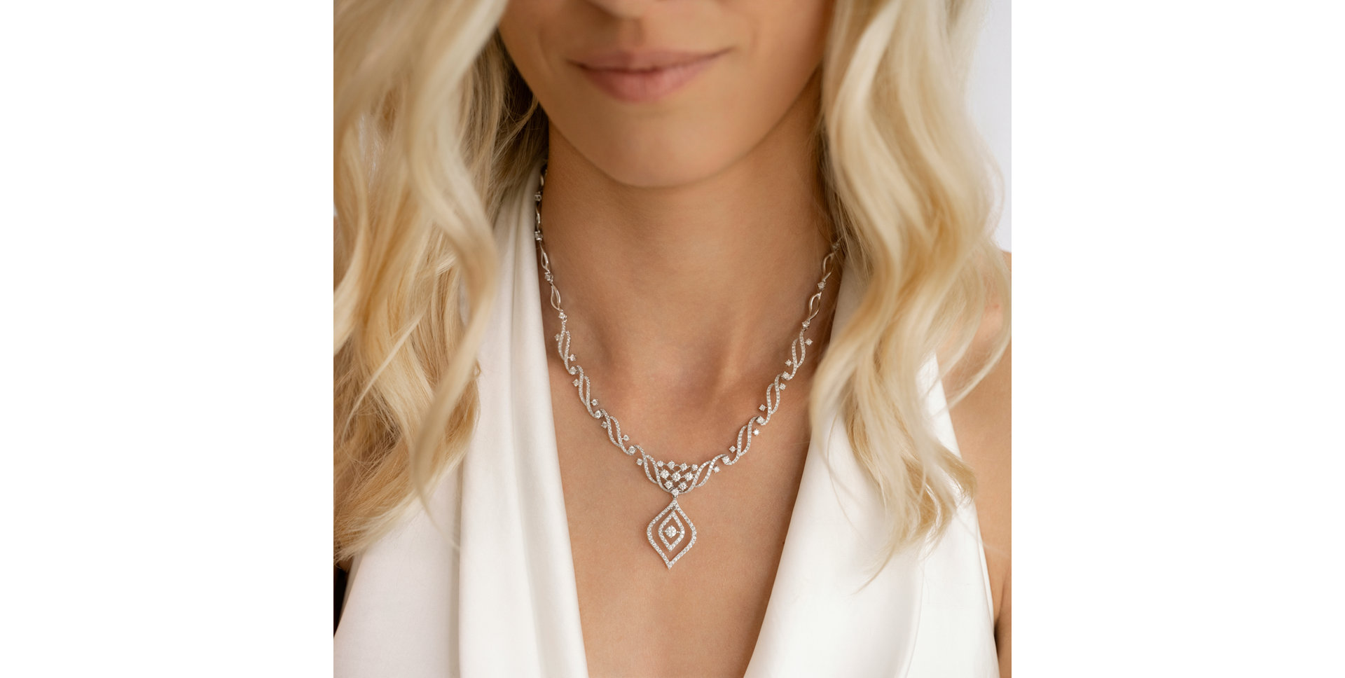 Diamond necklace Enchanting