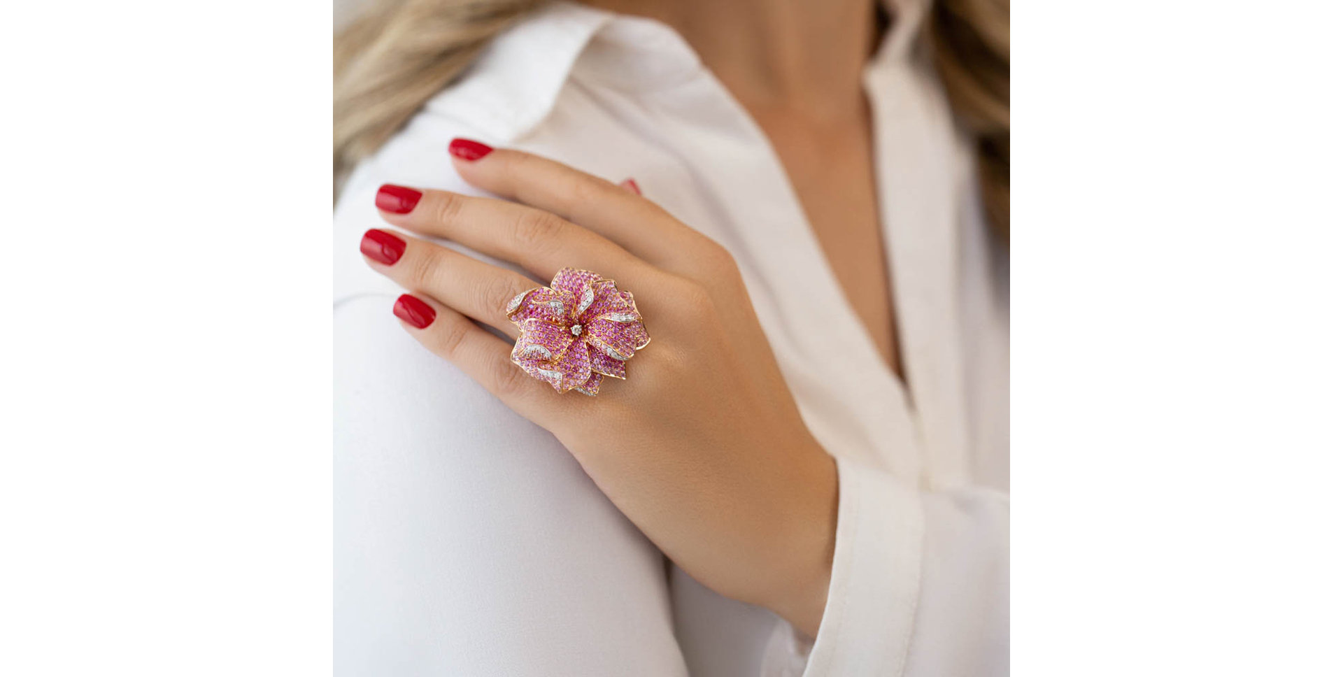 Diamond ring with Sapphire Imperial Sin