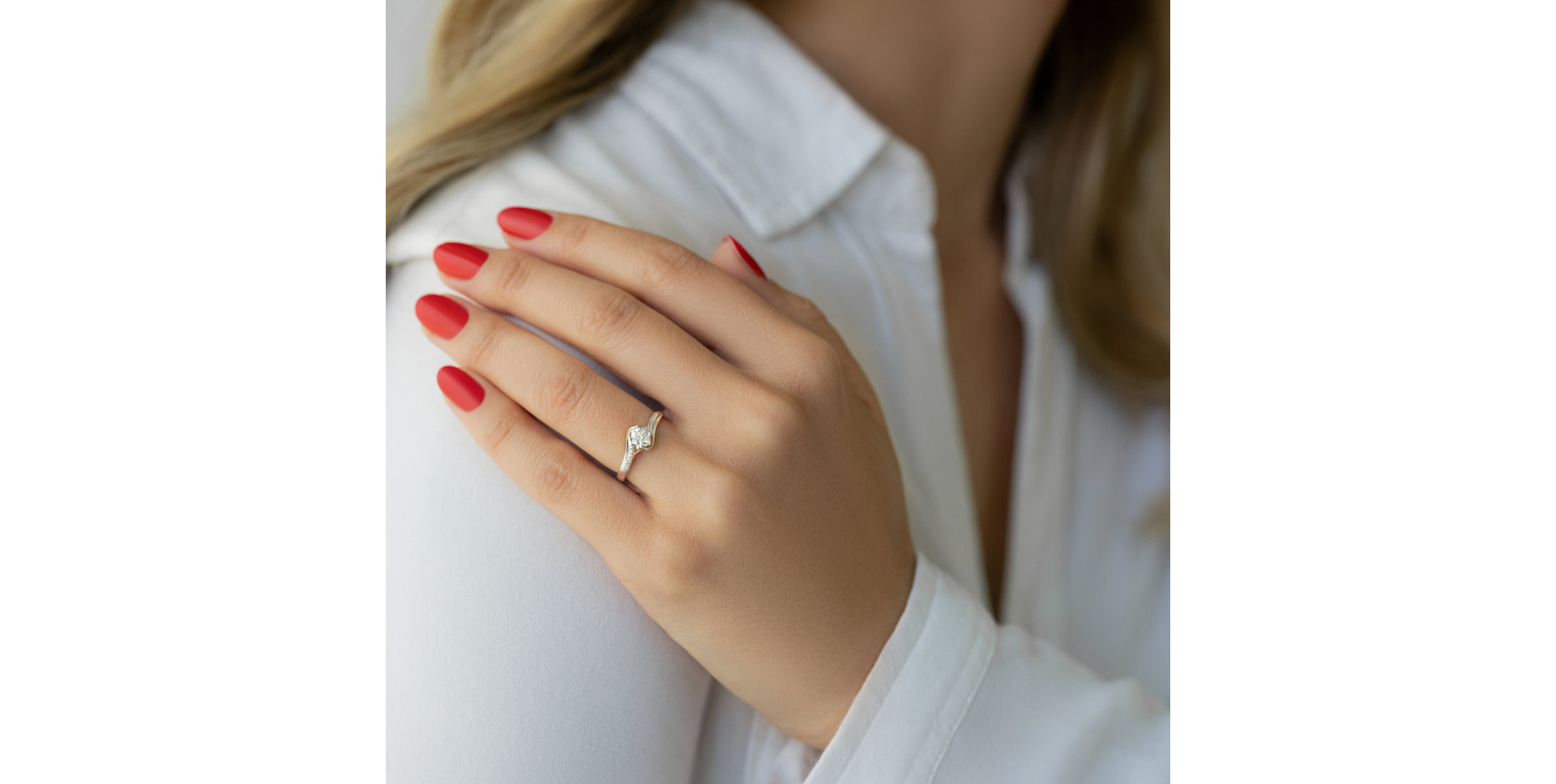 Diamond ring Icon of Kiss