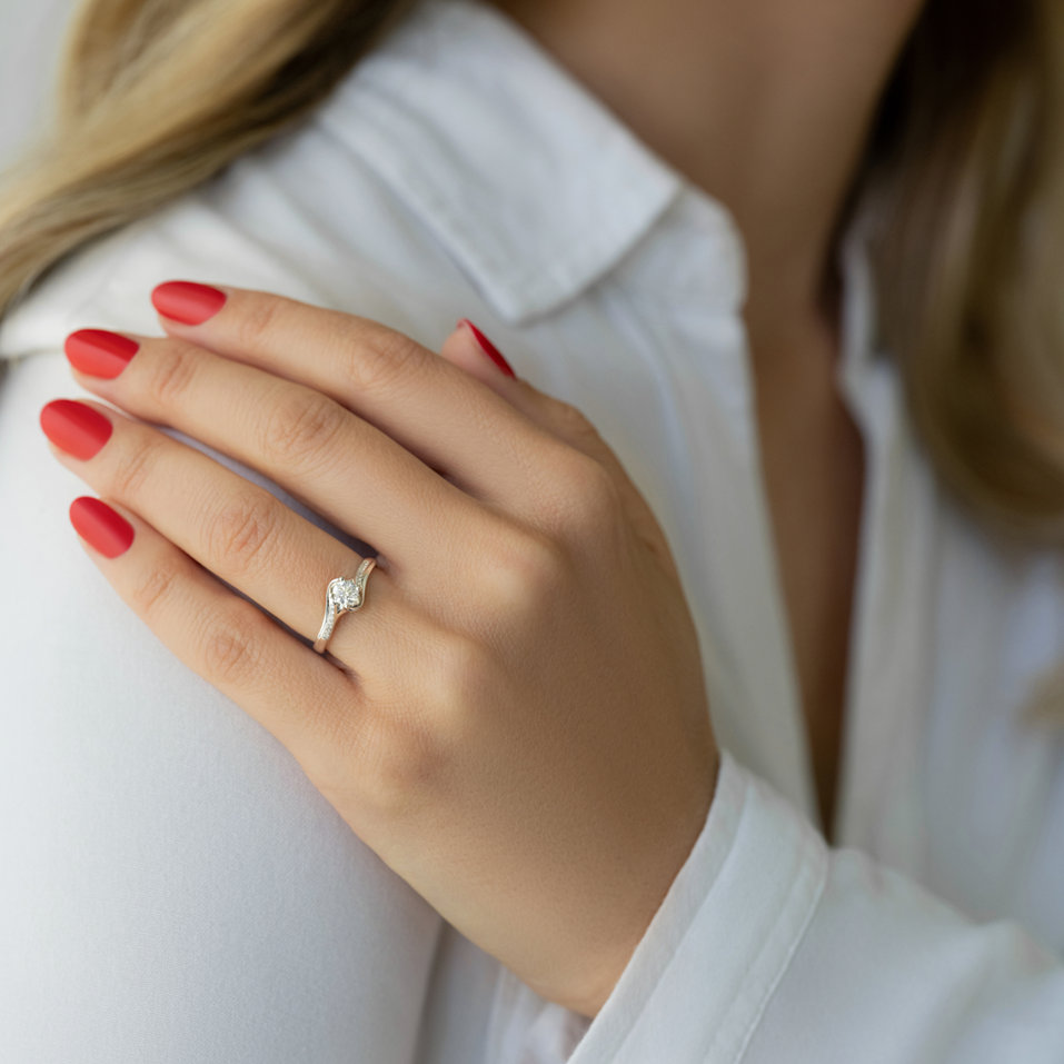 Diamond ring Icon of Kiss