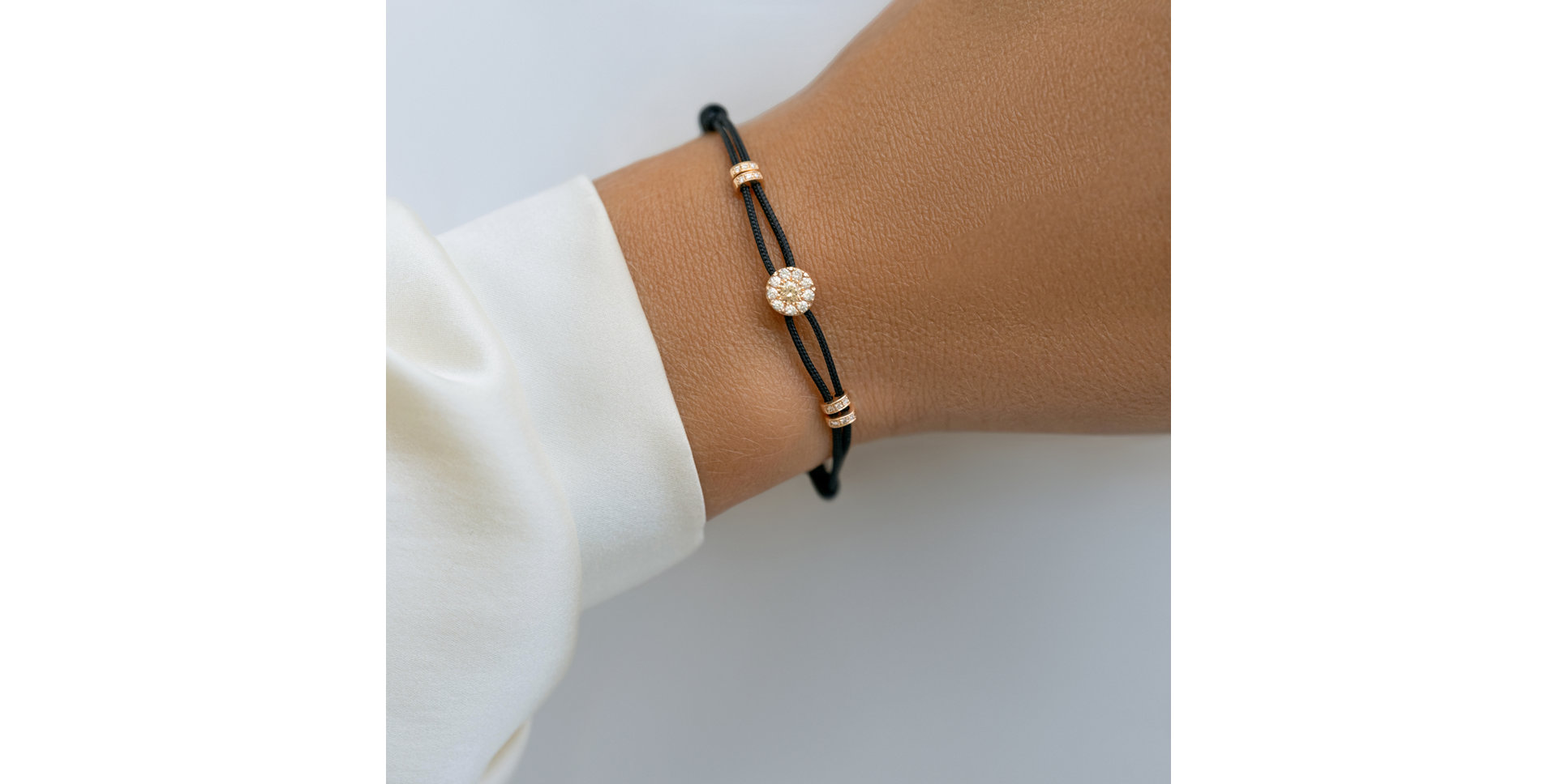 Bracelet with brown and white diamonds Shamballa