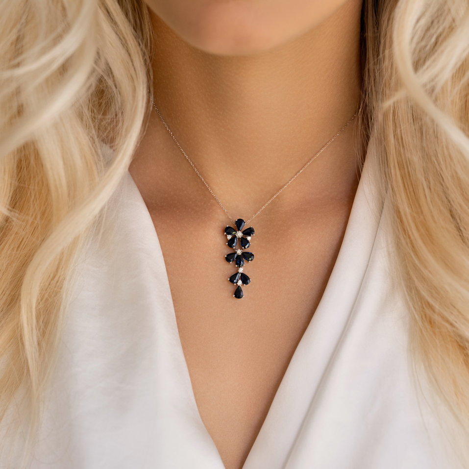 Diamond pendant with Sapphire Reagan