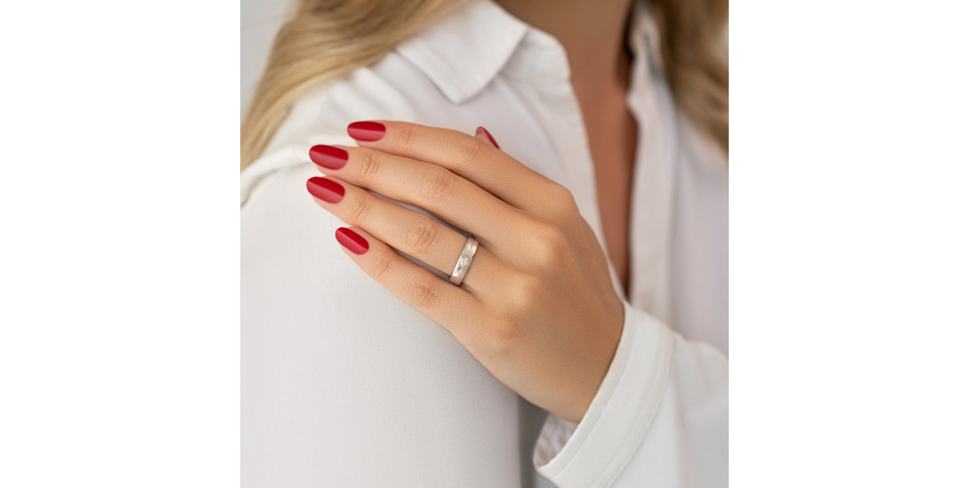 Diamond ring Eternal Lines