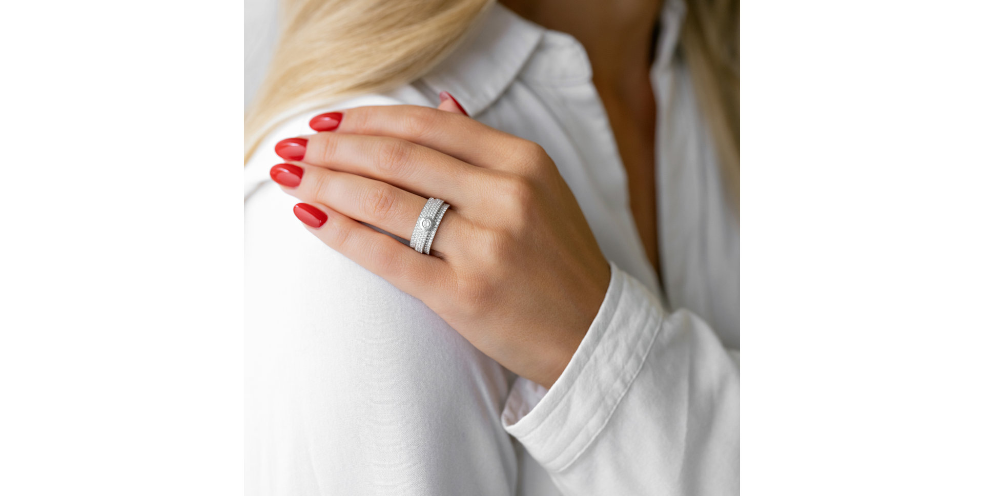 Diamond ring Shining Glance