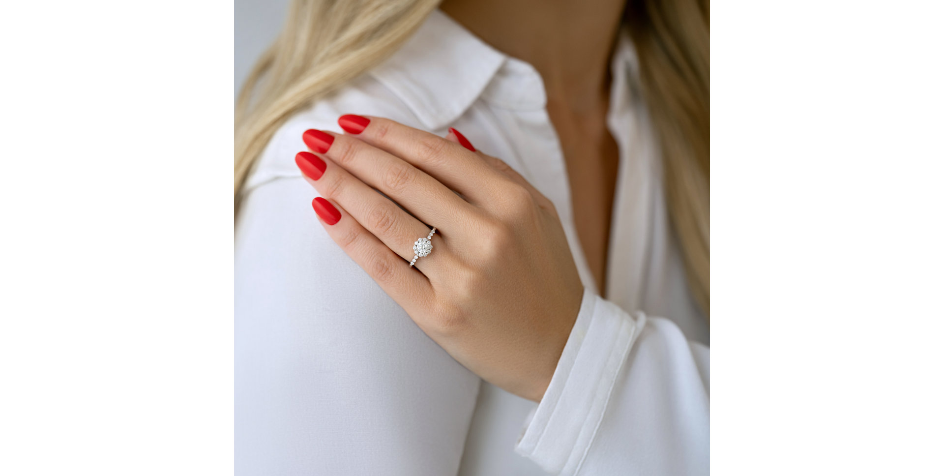 Diamond ring Dyonisia
