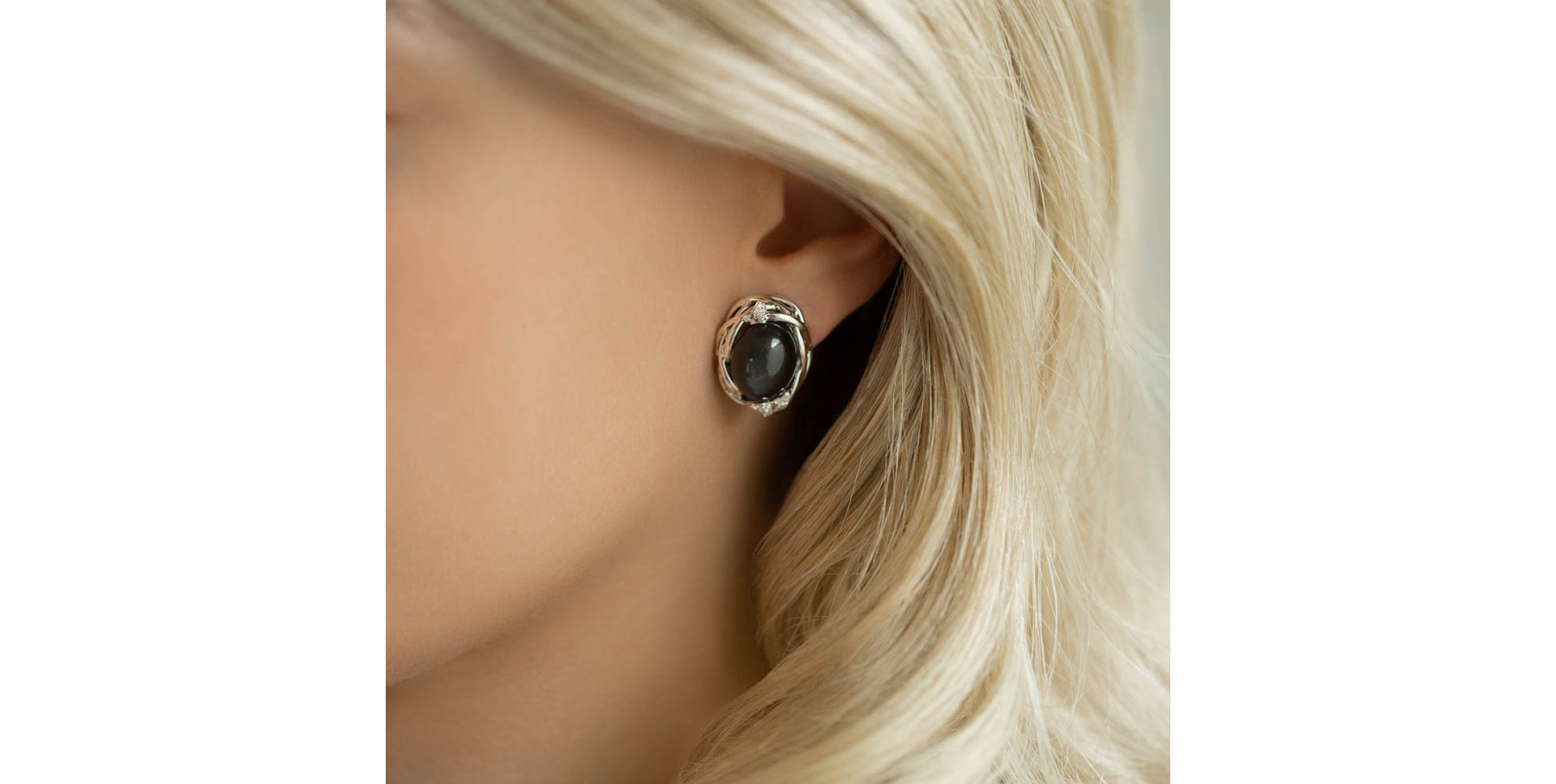 Diamond earrings with Moonstone Dark Waves