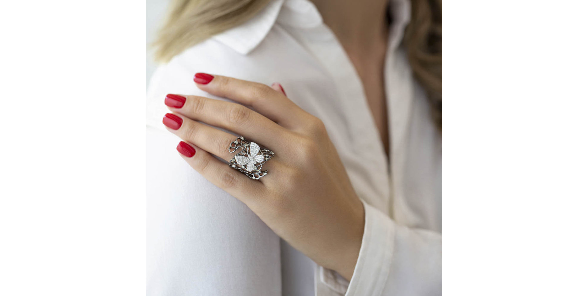Ring with brown and white diamonds Butterfly Icon