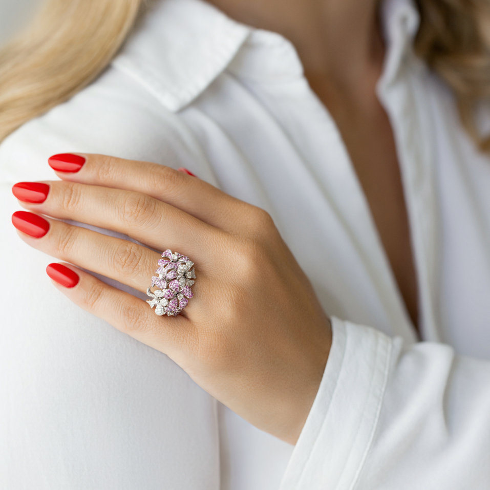 Diamond ring with Sapphire Violet Desire