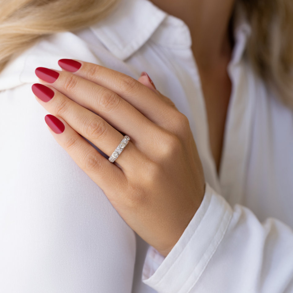 Diamond ring Branwen