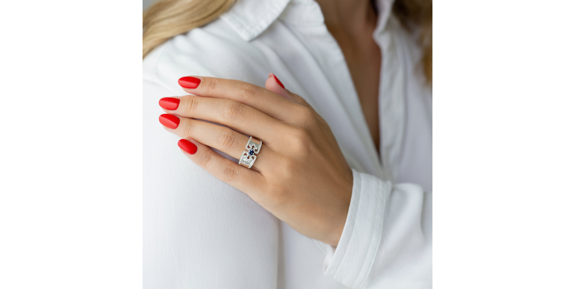 Diamond ring with Sapphire Royal Sapphire