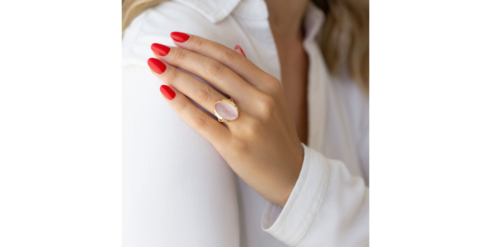 Diamond ring with Rose Quartz Ocean Signature