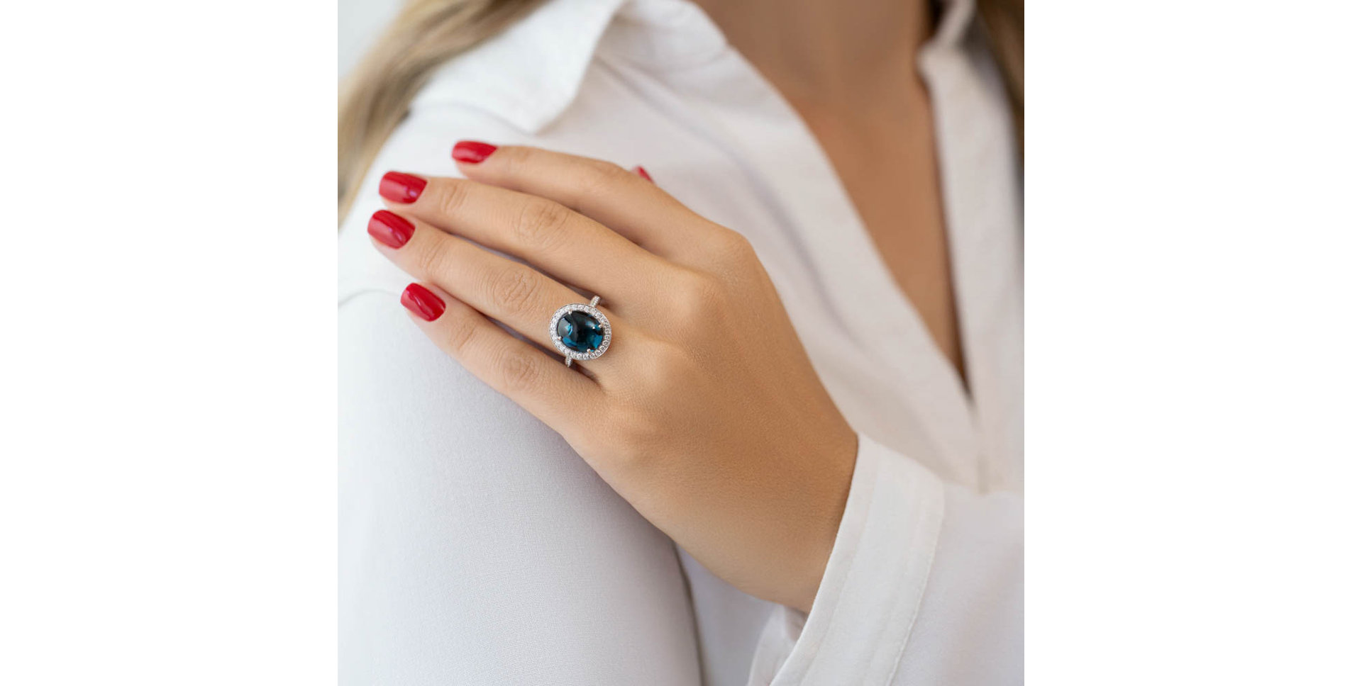 Diamond ring with Topaz Witching Monarchy