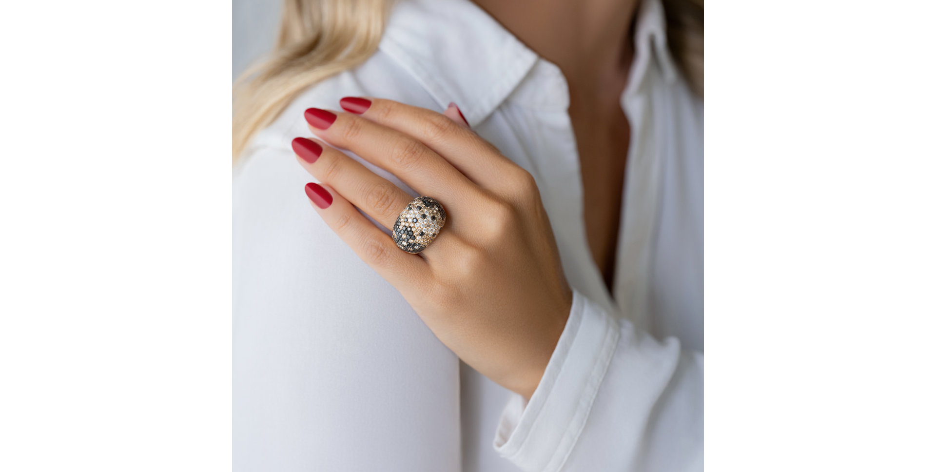 Ring with white, brown and black diamonds Sweet Kiss