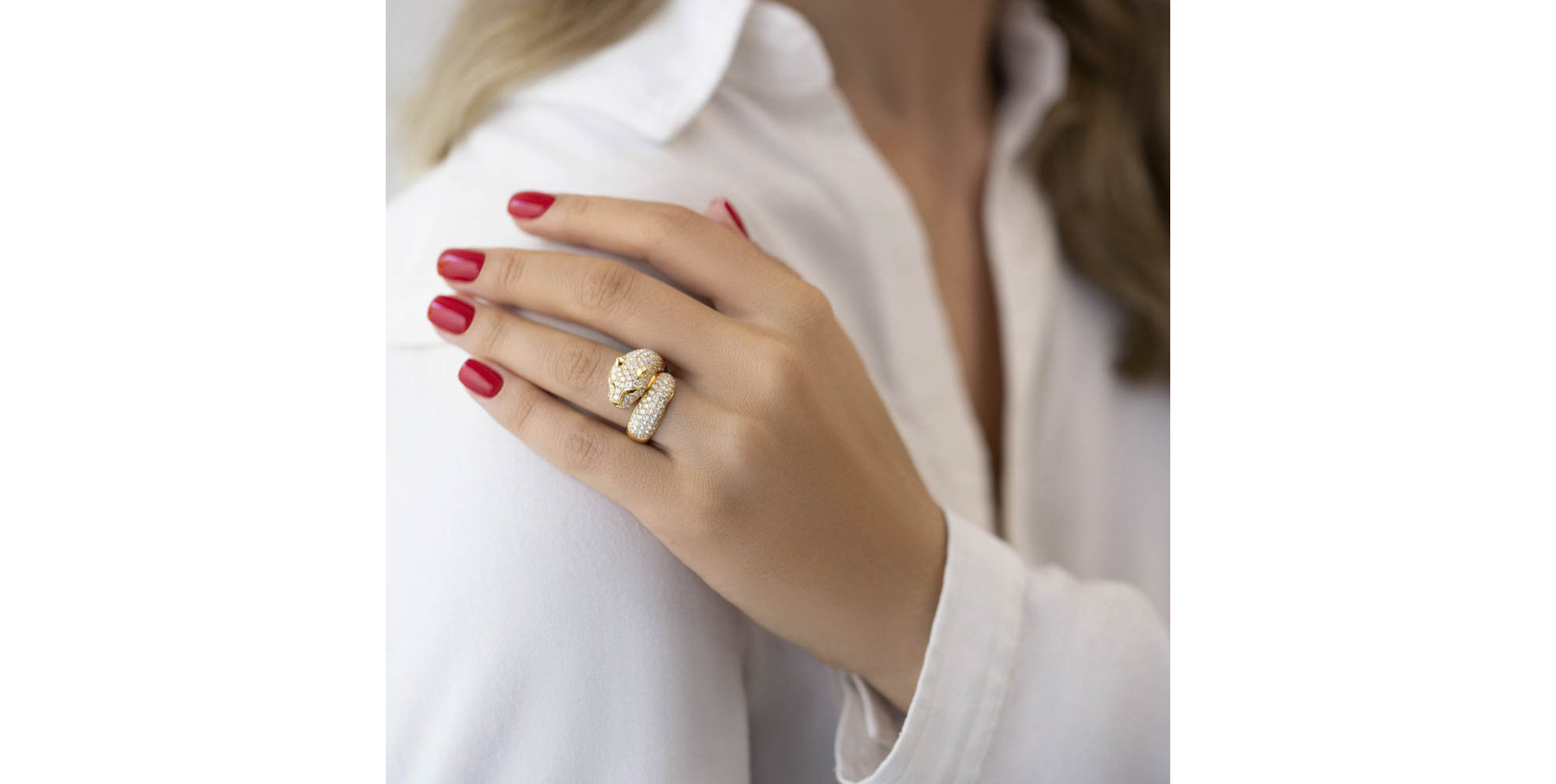 Diamond ring Golden Beast