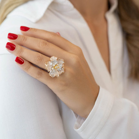 Diamond ring Queen of Camellia