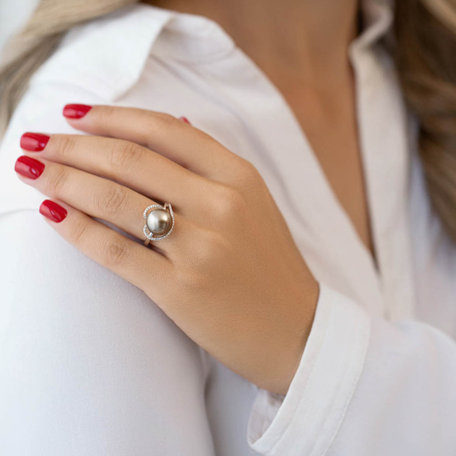 Diamond ring with Pearl Mert