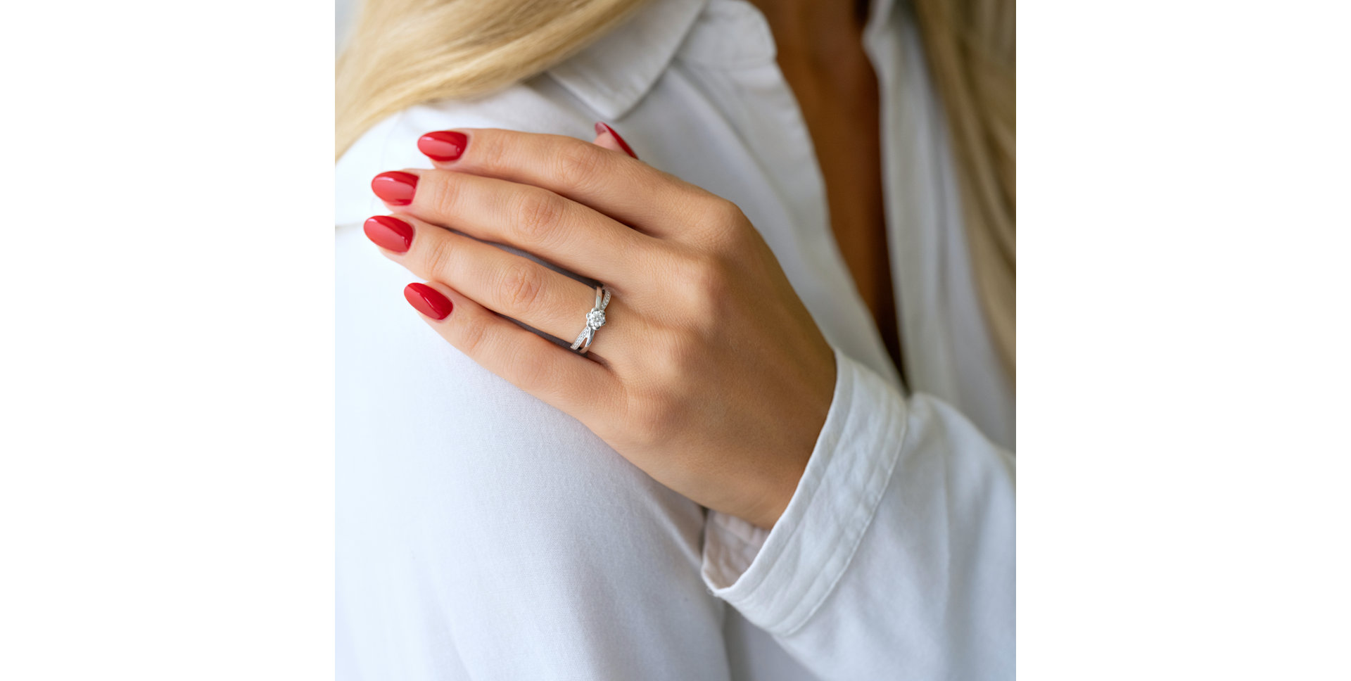 Diamond ring Floral Rest