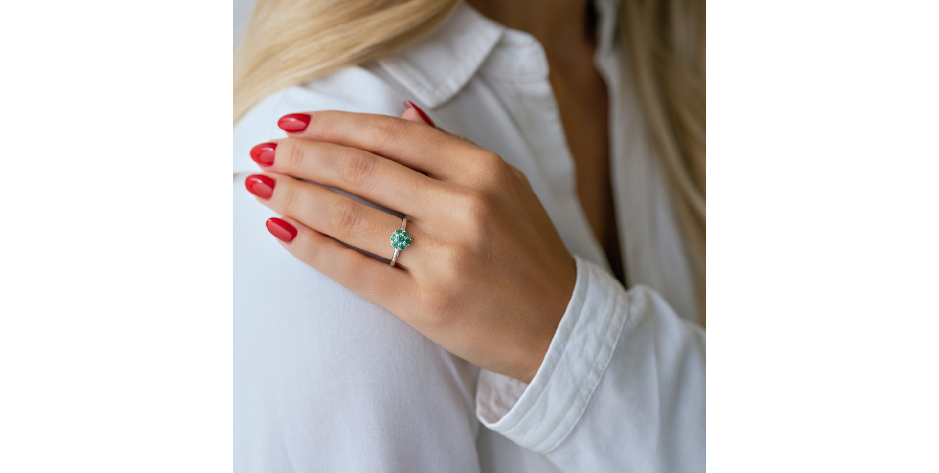 Diamond ring with Emerald Serene Meadows