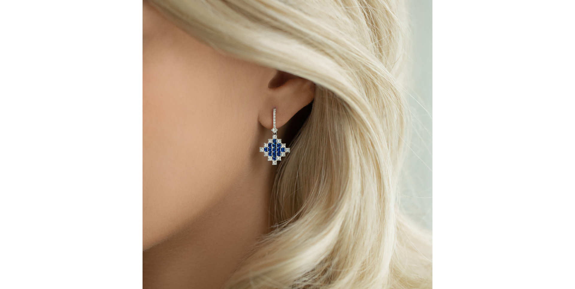 Diamond earrings and Sapphire Dazzling Mesh