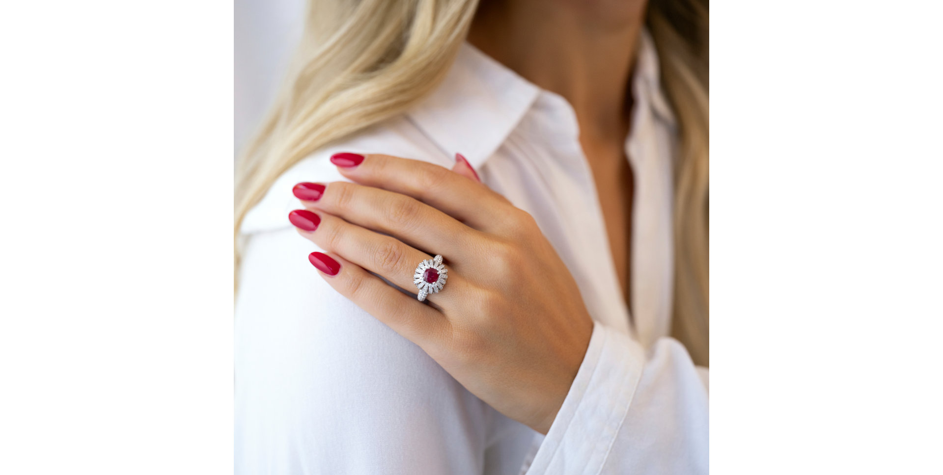 Diamond ring with Ruby Chrétien