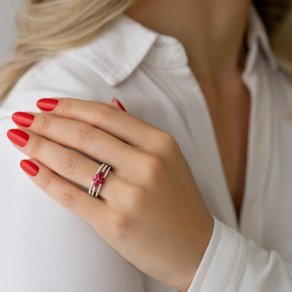 Diamond ring with Ruby Caroline