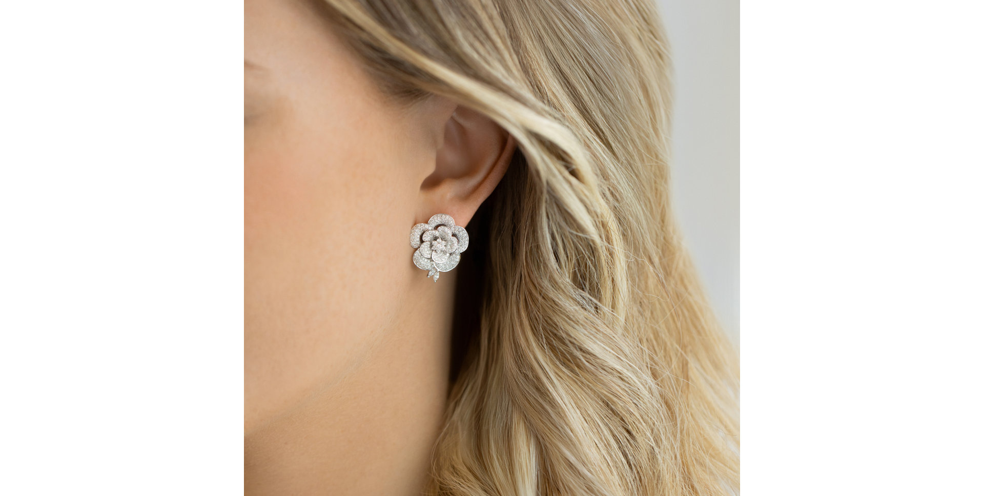 Diamond earrings Camellia Treasure