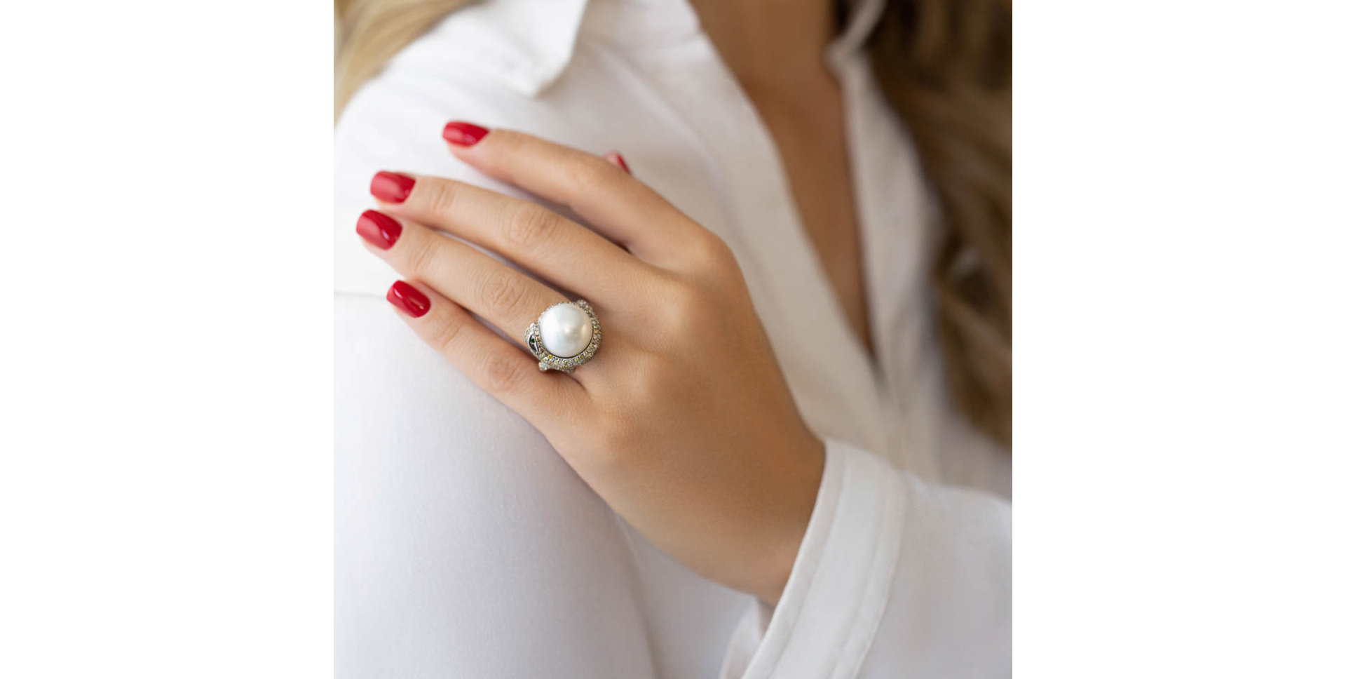 Ring with brown and yellow diamonds, Pearl and Garnet Sea Snake