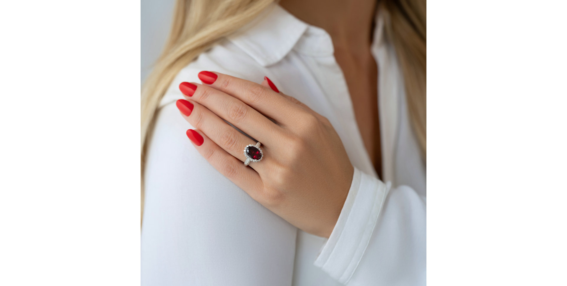 Diamond ring with Tourmalíne Cynthia