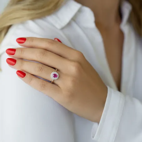 Diamond ring with Ruby Taryn