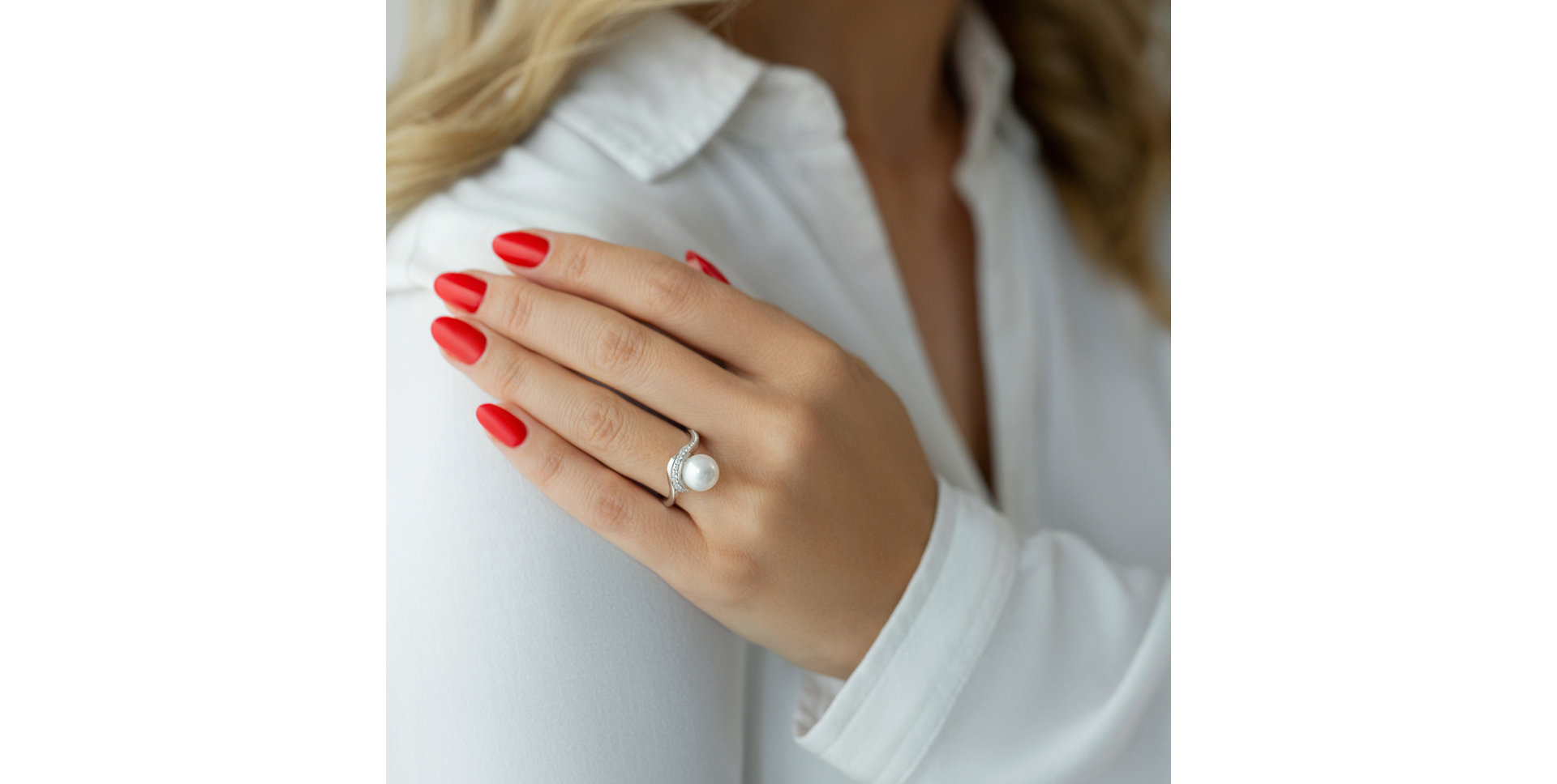 Diamond ring with Pearl Spiral Sea