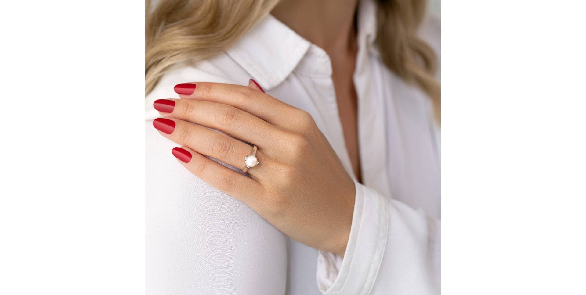 Diamond ring with Pearl Pulydamas