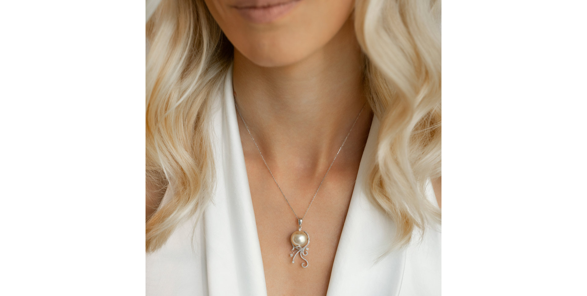 Diamond pendant with Pearl Duchess Ocean