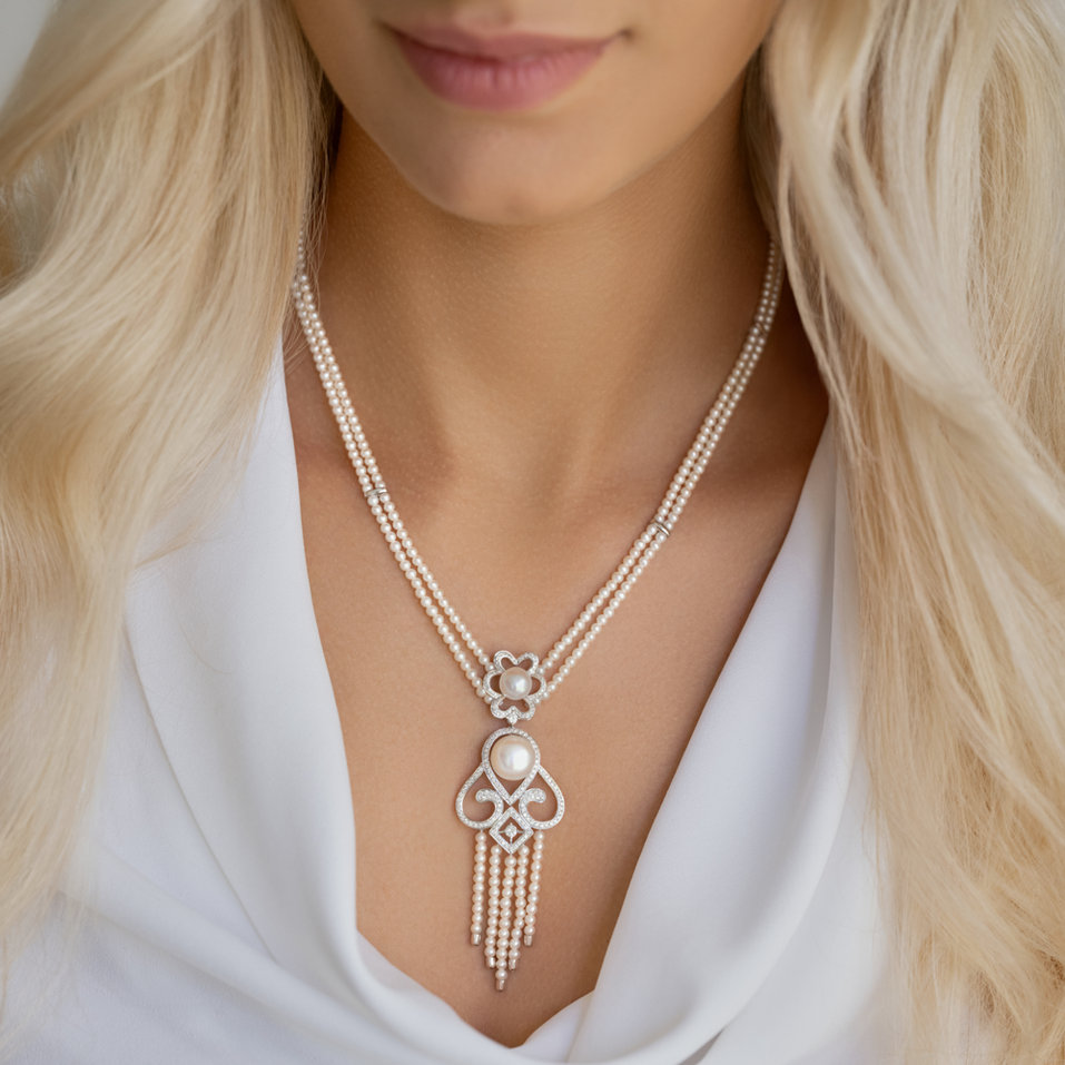 Diamond necklace with Pearl Versailles Romance