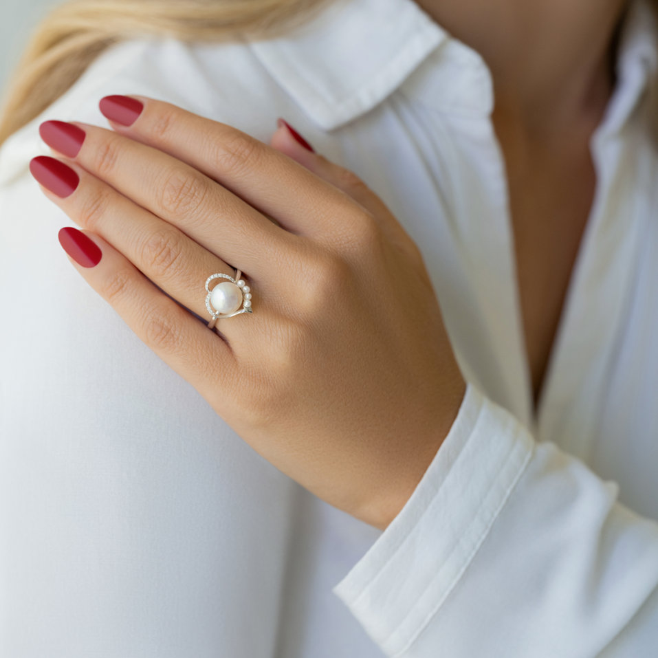 Diamond ring with Pearl Pearl Love