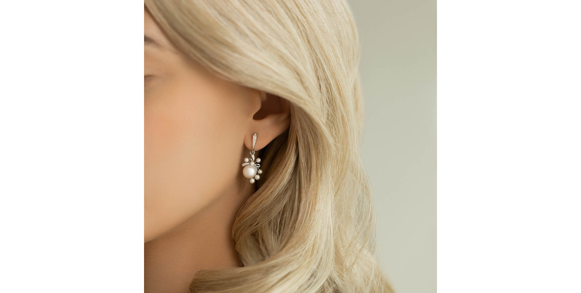 Diamond earrings with Pearl Nymph Beauty