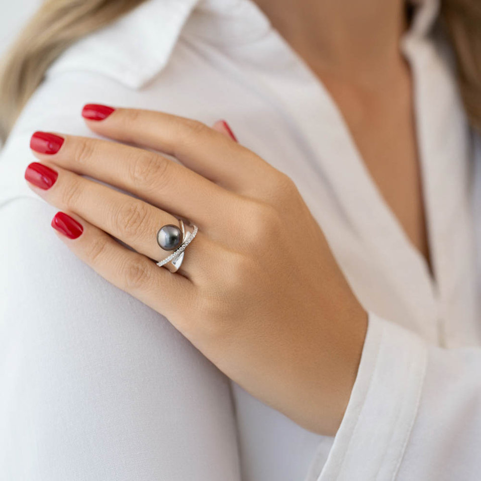 Diamond ring with Pearl Amrit