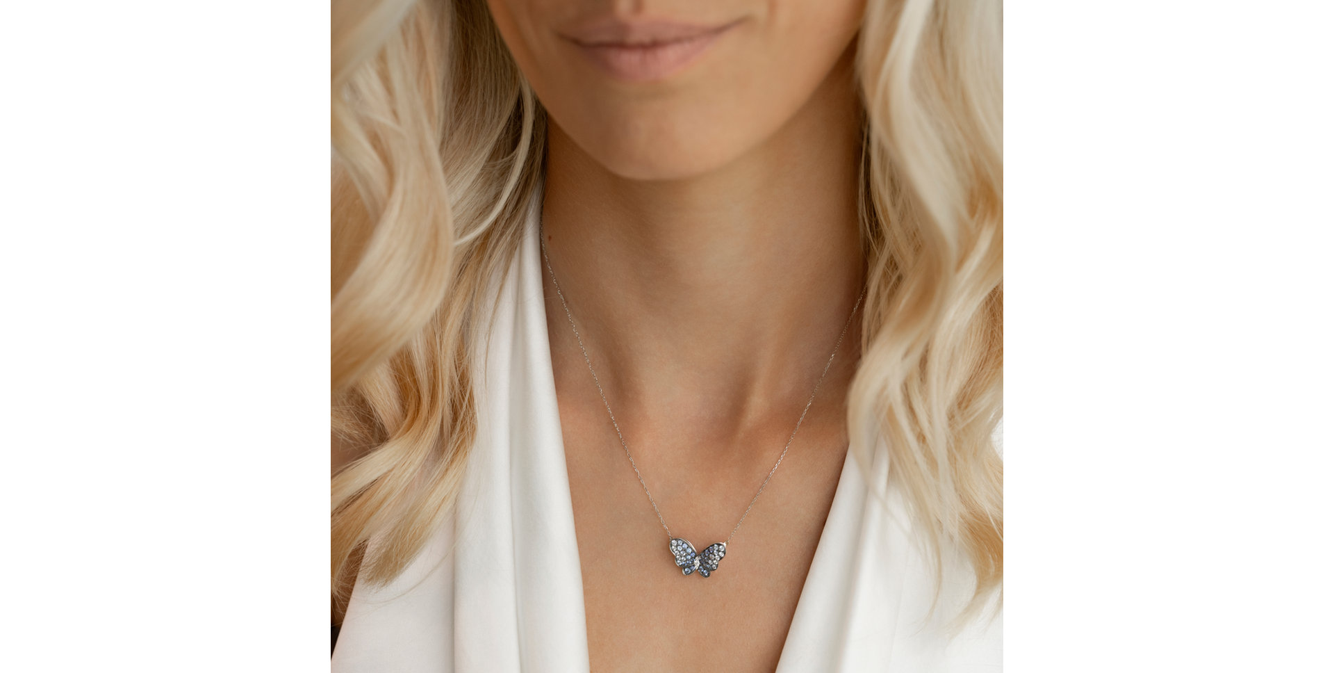 Diamond necklace with Sapphire Divine Butterfly