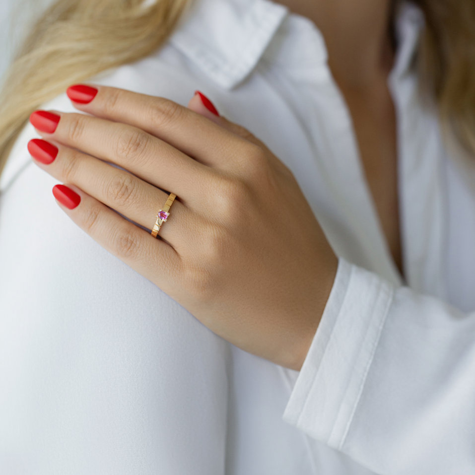 Diamond ring with Sapphire Sublime Shine